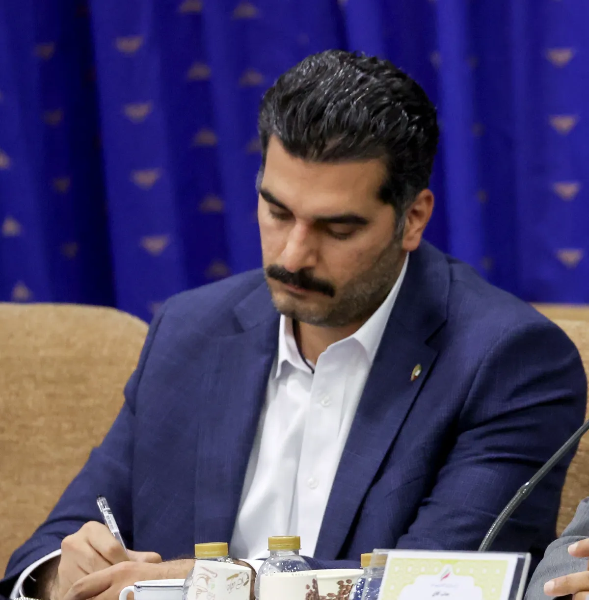 تضعیف نیرو‌های امنیتی در این شرایط خاص کشور، نه عاقلانه‌ است نه وطن‌دوستانه