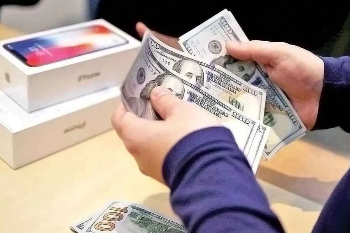 استمرار موانع واردات موبایل/ارز تک نرخی، رقابت در بازار را شفاف‌تر می‌کند