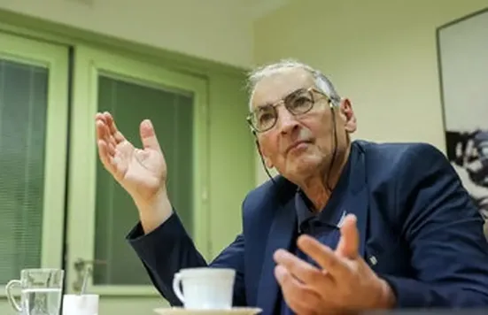کلیت قالیباف و رسایی تفاوتی با یکدیگر هم ندارند؛ با خودشان می&zwnj;گویند 2 هفته به مشارکت ۵۰۰ هزار نفری می&zwnj;خندند و مسخره می&zwnj;کنند و تمام!