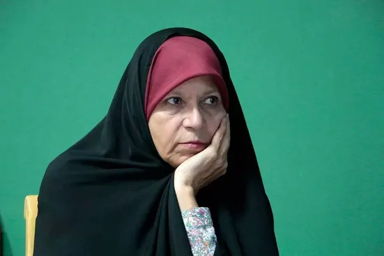 فائزه هاشمی: وقتی روسری رنگی مجری تلویزیون را می&zwnj;بینم با خودم می&zwnj;گویم تاثیرت را گذاشته&zwnj;ای