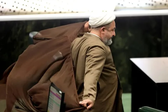 حمید رسایی به هر دری می زند و هر کاری می کند تا زندان نرود