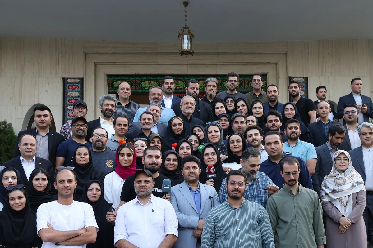 گفت‌وگوی صمیمی رئیس‌جمهور با خبرنگاران در حاشیه جلسه هیات دولت