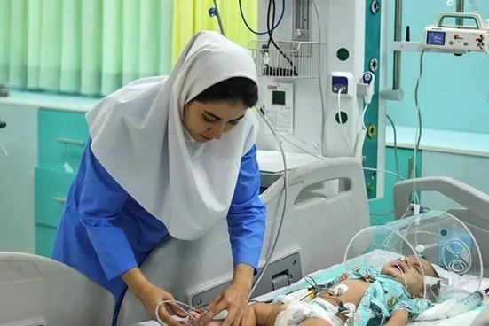 پرستاران که اعتراض می&zwnj;کنند می&zwnj;گویند آن&zwnj;ها را به حراست بفرستید / اشتغال پرستاران اتباع افغانستانی در ایران موضوع جدیدی نیست