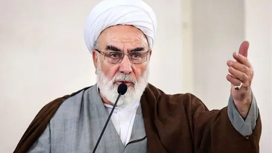 کشور در وضعیت عادی نیست؛ به دلیل تحریم&zwnj;ها برای صادرات نفت مشکل داریم، دارو هم به ما نمی&zwnj;دهند