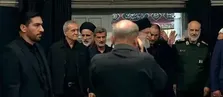 تصویری از پزشکیان در همراهی رهبر انقلاب ‌هنگام ورود به حسینیه امام خمینی (ره)