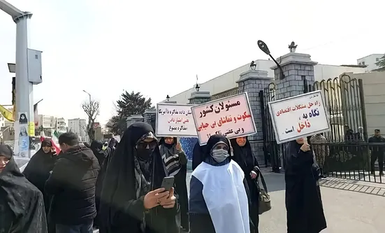 نمایندگان جبهه پایداری تحصن مقابل مجس را تحریک کردند / هیات نظارت بر رفتار نمایندگان ورود می&zwnj;کند؟