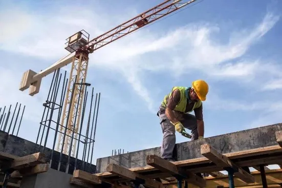 کاهش ساخت&zwnj;وساز مسکن در شهر&zwnj;ها و کاهش انعقاد قرارداد&zwnj;های خرید و فروش مسکن