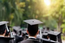 اختصاص ۷هزار واحد مسکونی و ۳۱۰ ردیف استخدامی برای نخبگان/دکتری؛ نقطه اوج مهاجرت نخبگان ایرانی