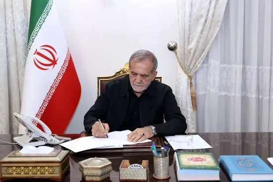 باید بکوشیم دشمن را وادار کنیم به آنچه امضا کرده پایبند بماند