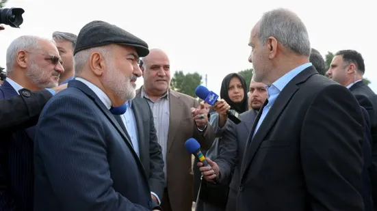 بازدید رئیس جمهور از طرح&zwnj;های ساماندهی حاشیه رود کارون
