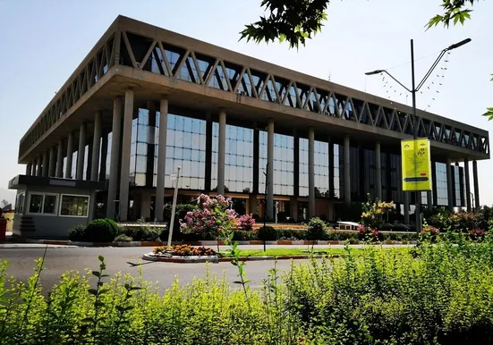 بودجه یک سال سینمای ایران معادل ۸ روز صداوسیما است!