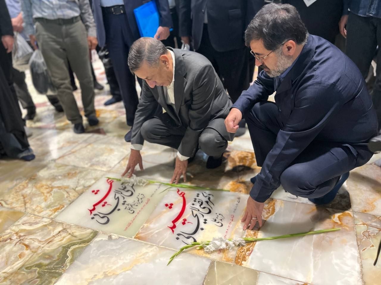 معاون اجرایی رئیسجمهور به زیارت حرم حضرت معصومه(س) رفت معاون اجرایی رئیسجمهور به زیارت حرم حضرت معصومه(س) رفت