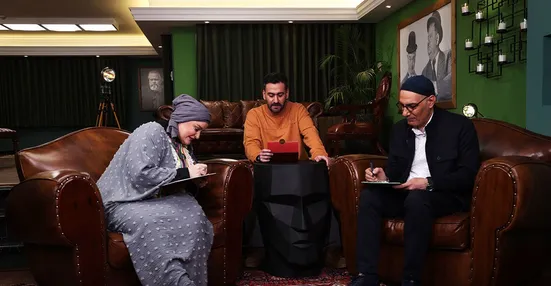 سوال منشوری بهنام تشکر از نعیمه&zwnj; نظام&zwnj;دوست چه بود؟+فیلم