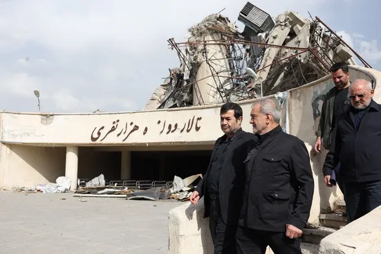 بازدید رئیس&zwnj;جمهور از مجموعه ورزشی آزادی و تأکید بر تسریع بازسازی زیرساخت&zwnj;های ورزشی