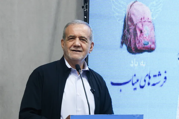 سرمایه اصلی کشور انسان‌ها هستند/ با تغییر افراد مشکلی حل نمی‌شود
