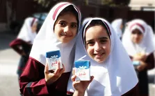شیر مدارس تا اوایل آبان به تمام استان‌ها می‌رسد؟/آغاز توزیع شیر در تعدادی از استان‌ها