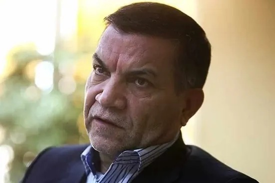 نبویان عذرخواهی کند