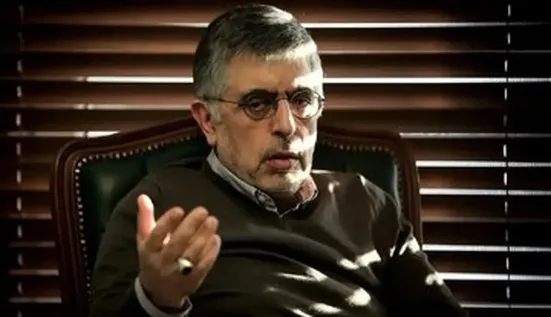 نصیری آن زمان که شاگرد شریعتمداری هم بود تعادل نداشت؛ فقط به درد همین تبلیغات در رسانه&zwnj;هایی مانند &zwnj;بی&zwnj;بی&zwnj;سی می&zwnj;خورد