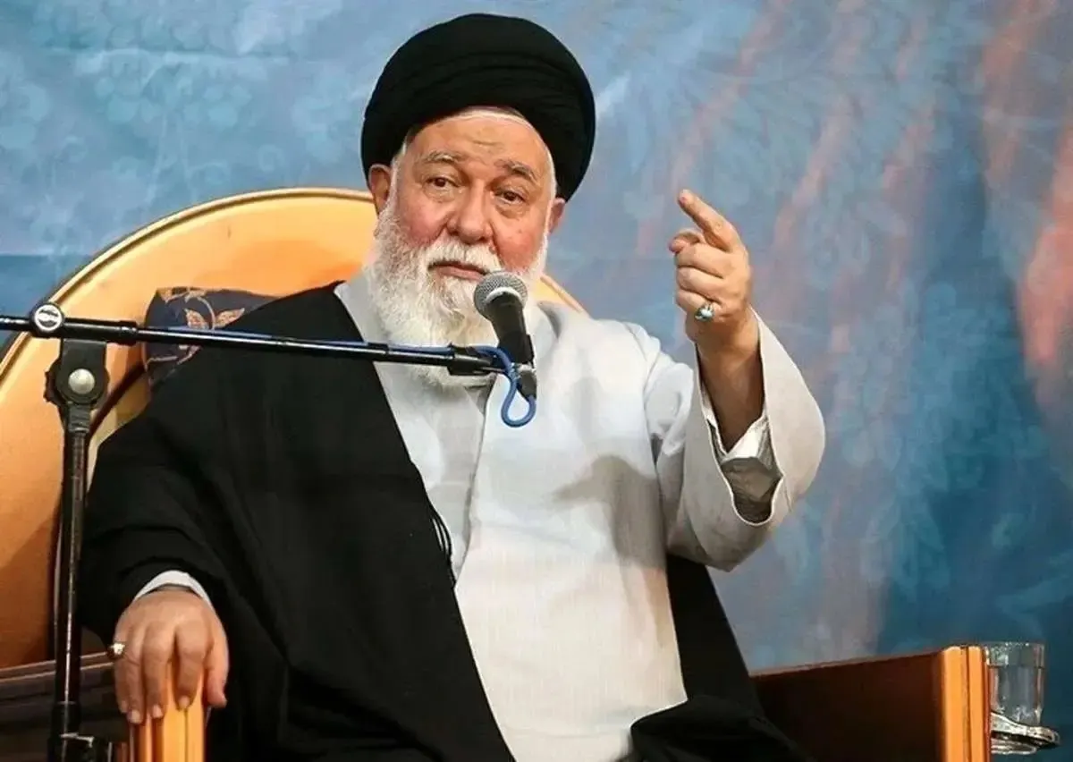 مگر این انقلاب قابل تحریف است که گمان کنید ارباب شما آمریکاست و کشور را به دستش بدهید؟
