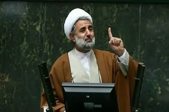 باید با هر کسی که در این نظام چریده و رانت گرفته، برخورد شود