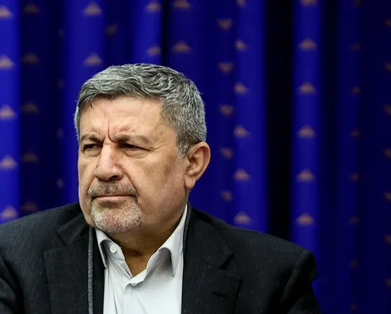 به احترام خبرنگاران می&zwnj;ایستیم