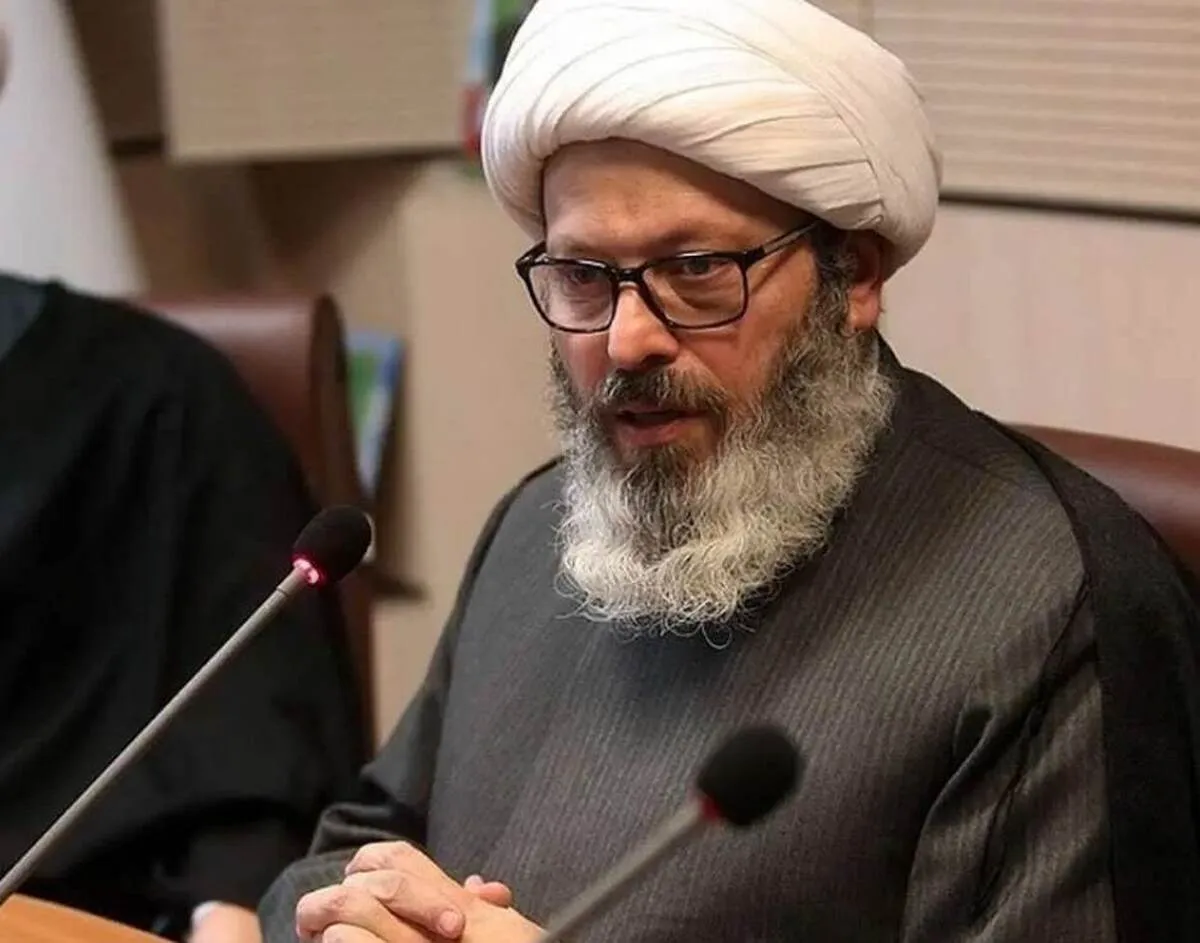 جریانی ولو به قیمت تضعیف منافع ملی، سعی بر قهرمان‌سازی از قاسمیان دارد