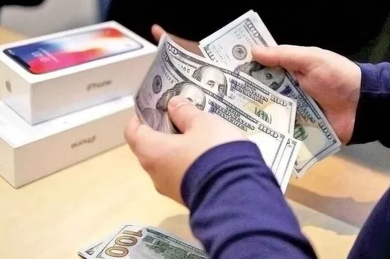 استمرار موانع واردات موبایل/ارز تک نرخی، رقابت در بازار را شفاف&zwnj;تر می&zwnj;کند