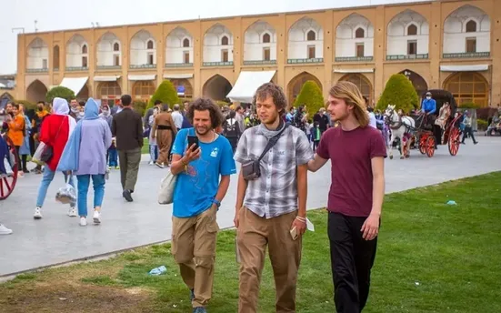 ماده ۵۱ قانون حجاب چه بلایی سر گردشگری ایران می&zwnj;آورد؟
