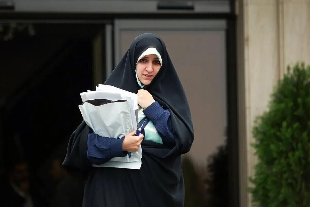 هشدار بهروزآذر درباره فراموشی ارزش‌های خانوادگی در دنیای رسانه‌زده