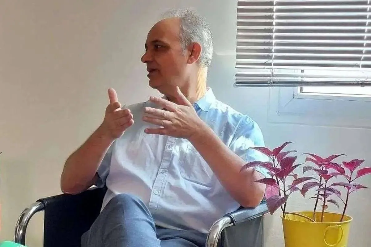 با این رویکرد دوگانه تندروها، مرحوم دهخدا باید معنای واژه‌ها را عوض کند!