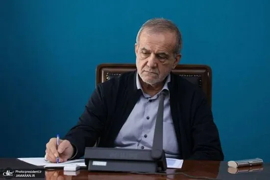 نباید پست و مقام مبنای دریافت حقوق باشد