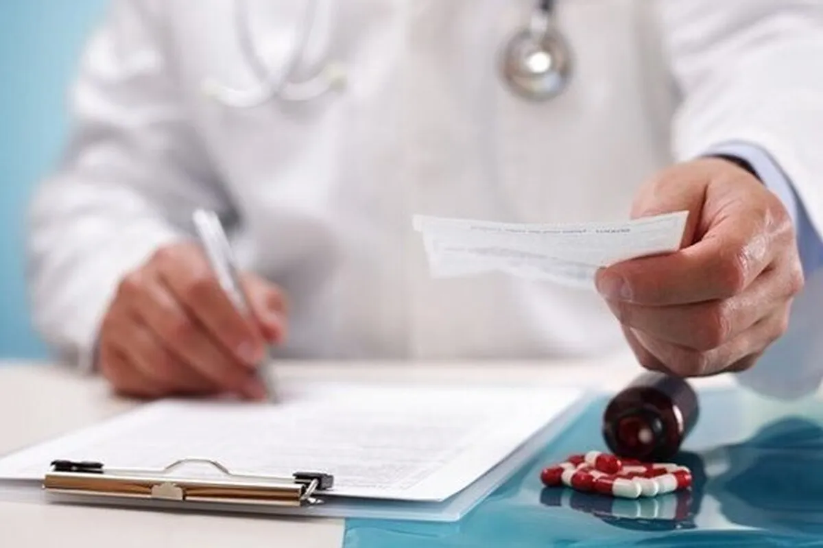 پزشکان عمومی ایران کم‌درآمدترین پزشکان منطقه/شورای عالی بیمه با ویزیت یک میلیونی مخالفت کرد