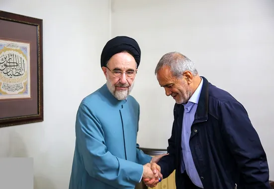 عصبانیت کیهان: پزشکیان می&zwnj;خواهد دولت سوم خاتمی را تشکیل دهد