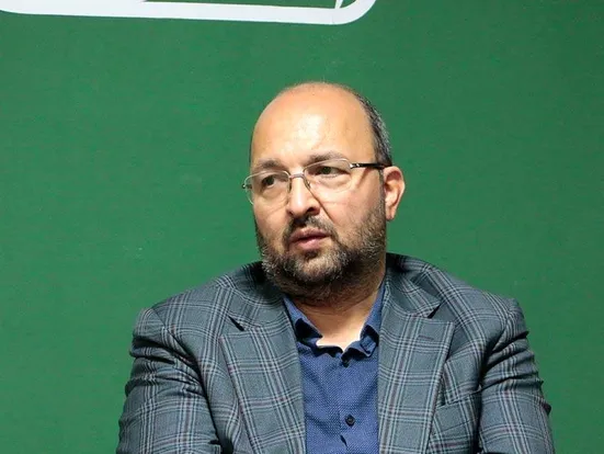 آقای شریعتمداری! برای &lrm;مردم تعیین تکلیف نفرمایید و &lrm;سربازان کشور را هم از پشت نزنید!