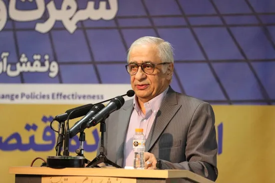 &zwnj;نمی&zwnj;توان برای قیمت ارز به&zwnj;صورت دستوری یک عدد تعیین کرد/همه چیز تقصیر دولت چهاردهم نیست