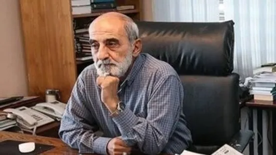 اندر احوالات حسین شریعتمداری؛ یک روز موافق با تفاهم ایران و آمریکا و یک روز علیه آن