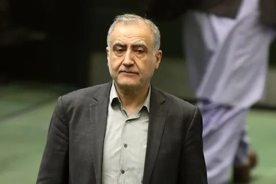 هر کسی هر جا ایستاده فکر می&zwnj;کند باید چپاول کند