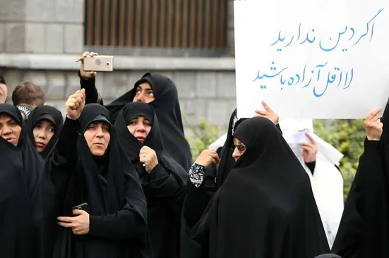 حمله شدید مدافعان قانون حجاب به منتقدان تحصن؛ رادیکال&zwnj;ها عادت ندارند برخلاف میل&zwnj;شان رفتار شود
