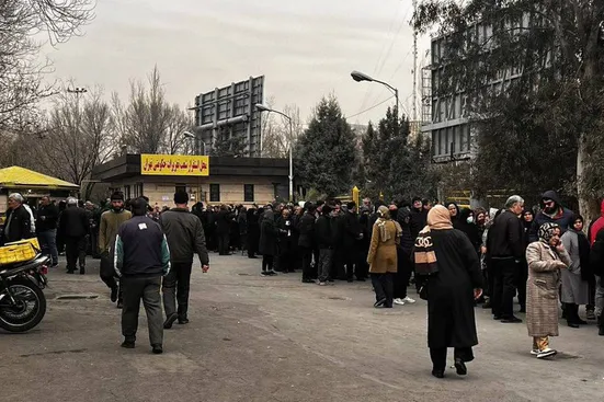 ادعای کیهان: تشکیل صف&zwnj;های طولانی برای تهیه گوشت تقصیر اصلاح&zwnj;طلبان است!
