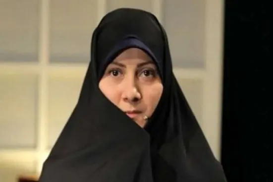 واکنش روزنامه نزدیک به قالیباف به اظهارات زن توهین&zwnj;کننده به پزشکیان: پس ستاد امر به معروف برای تربیت اخلاقی کارمندانش چه می&zwnj;کند؟