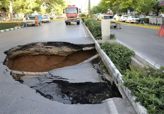 فرونشست زمین چگونه موجب وقوع زلزله می&zwnj;شود؟