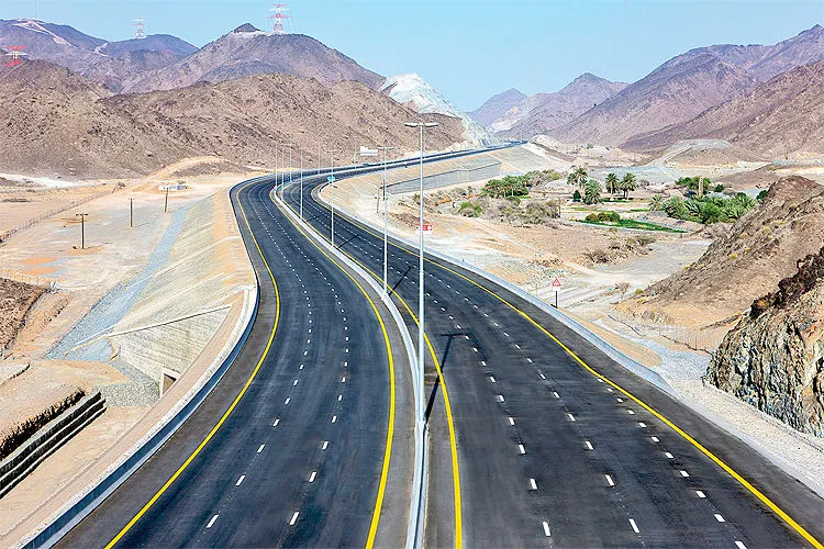 بیش از ۹۰۰ کیلومتر راه و بزرگراه تا پایان سال تکمیل می‌شود