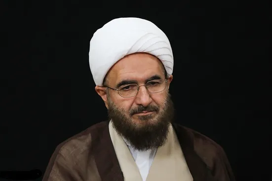 آقای حاج علی&zwnj;اکبری! فقط شما حرف بزنید، بقیه زبان&zwnj;شان را ببندند؟!