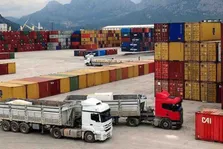 امکان استفاده از ظرفیت تجارت مرزی ۱۶ استان کشور برای تأمین کالا