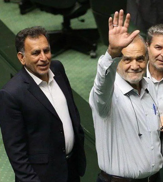 آقای پزشکیان! نام دولت&zwnj;تان را &laquo;دولت آفتاب&raquo; بگذارید که با درخشش آن، هیچ دولت سایه&zwnj;ای شکل نگیرد