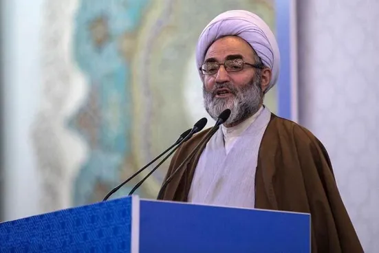 امام جمعه رشت: از نیروی انتظامی، بسیج و دستگاه&zwnj;های نظارتی می&zwnj;خواهم در مساله حجاب ورود جدی داشته باشند