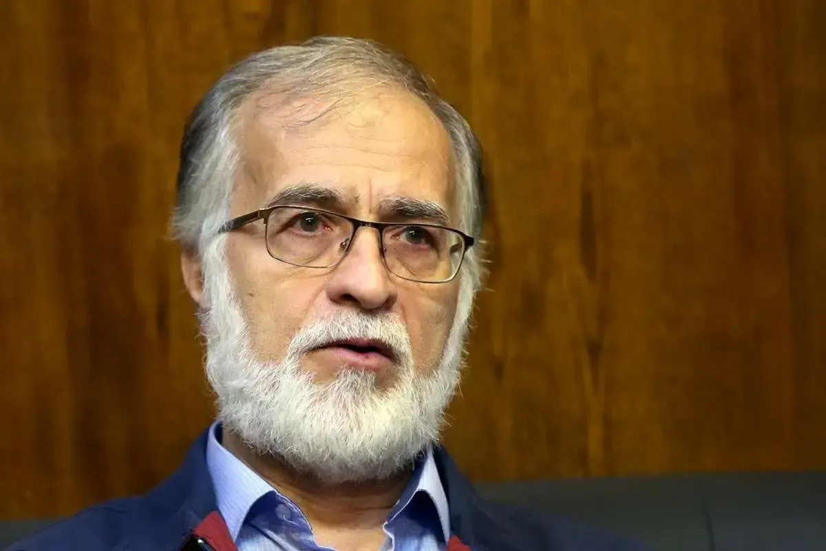 استعفای رئیس‌جمهور بیشتر شبیه یک طنز است، هیچ واقعیت تاریخی ندارد