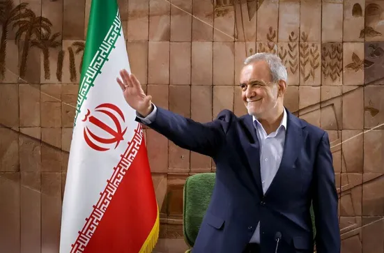 صداقت پزشکیان در استرداد لایحه فضای مجازی، قابل تحسین بود