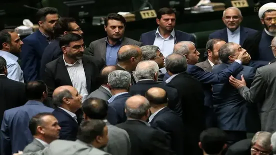 آن نمایندگانی که با فحاشی مدعی بودند آمریکا تاثیری در اقتصاد ما ندارد اکنون چه می&zwnj;کنند؟