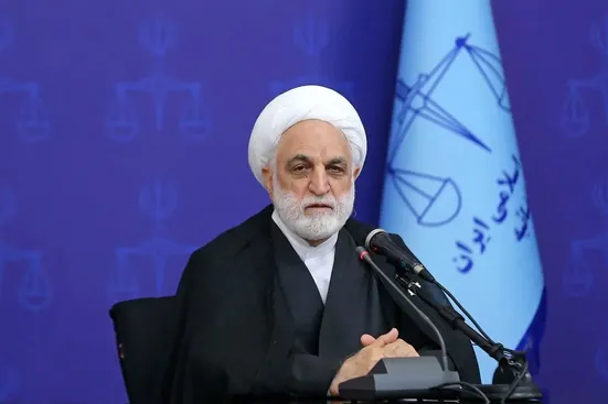 تذکر اژه&zwnj;ای به مسئولان قضایی: تا جایی که ممکن است فرد را زندانی نکنیم
